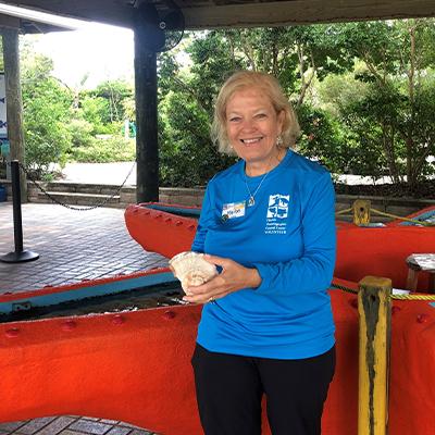 Marilyn Oates at Touch Tank