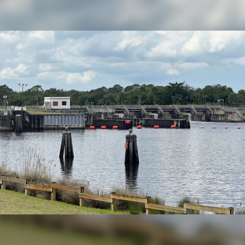 lake o locks